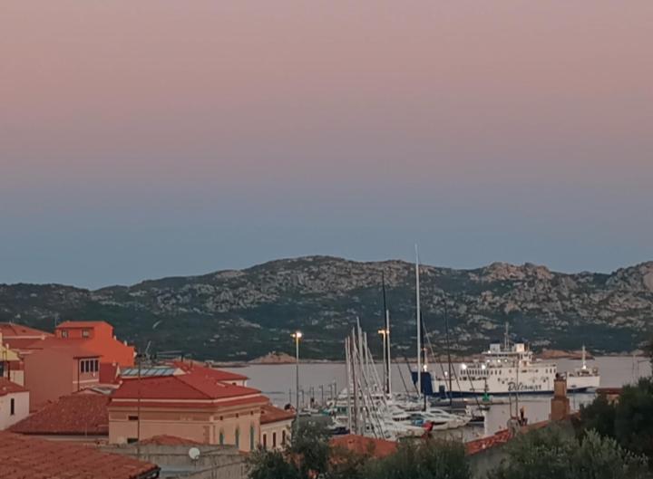Appartamento La Terrazza - Localita Cala Gavetta لا ماداّلينا المظهر الخارجي الصورة